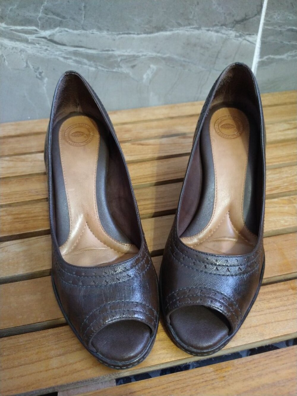 Nurture "SALLY201" Leather Peep Toe Pumps (Size 8.5 M, Hershey / Dark Brown)